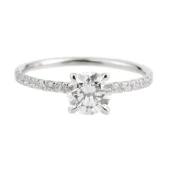 ANILLOS DE COMPROMISO Solitario oro blanco y diamante color g, pureza vs2 y peso 0,70 cts.