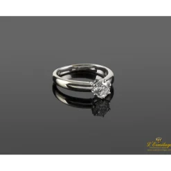 ANILLOS DE COMPROMISO Solitario en oro blanco con un brillante color g, pureza vs1 y peso 0.50 Ct.