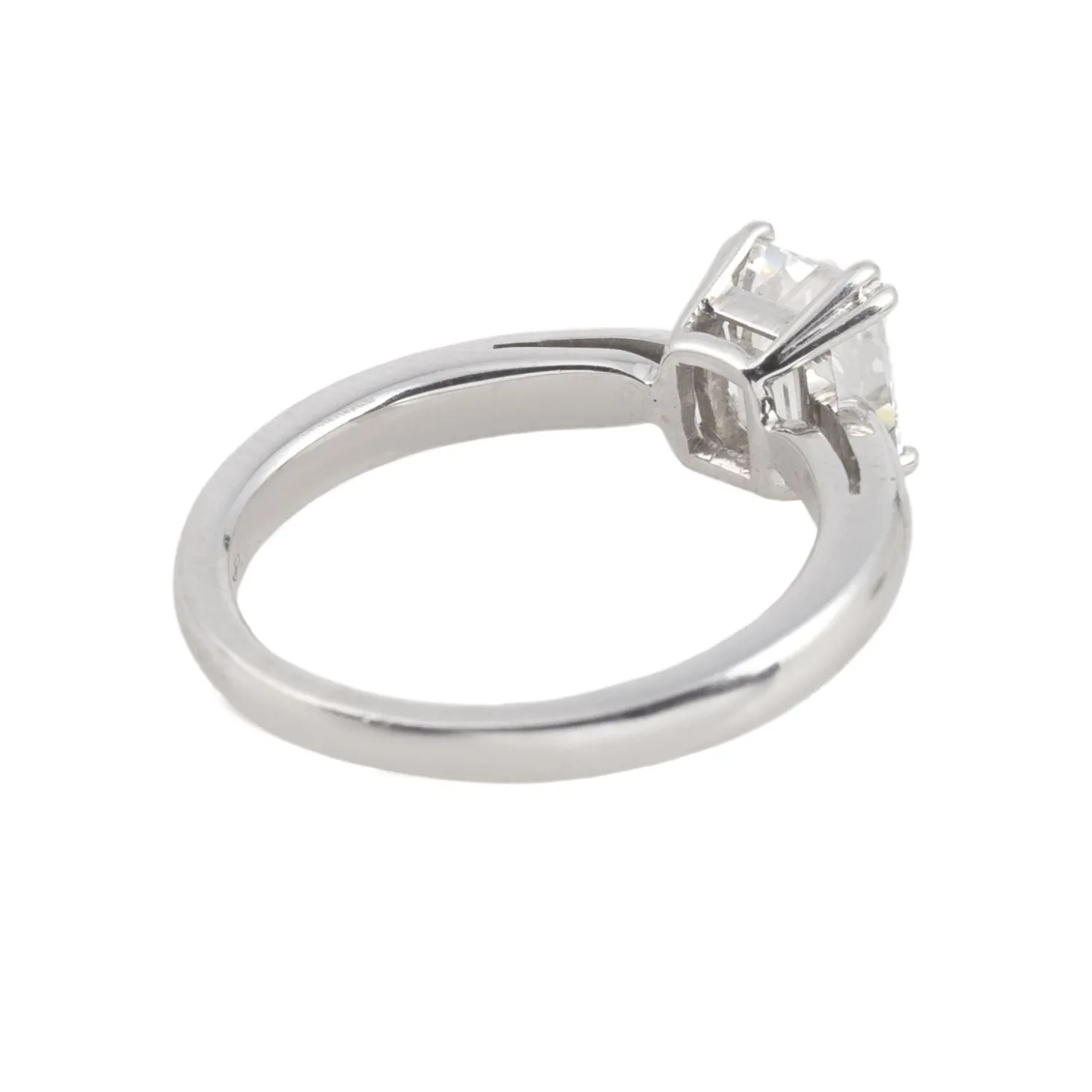 ANILLOS DE COMPROMISO Solitario en oro blanco con brillante color f, pureza vs1 y peso 1,51 ct.