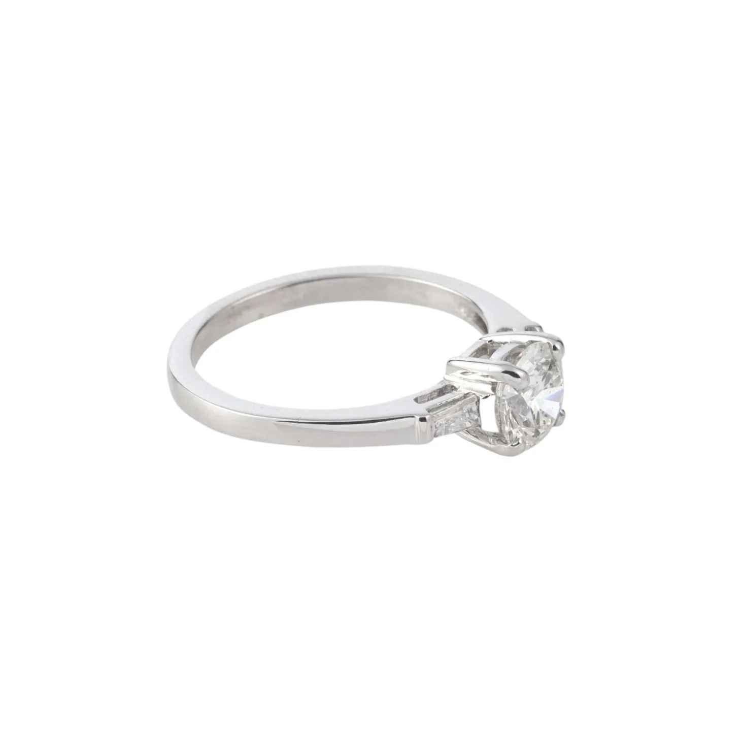 ANILLOS DE COMPROMISO Solitario en oro blanco con brillante color g, pureza vs1, y peso 1,00ct.