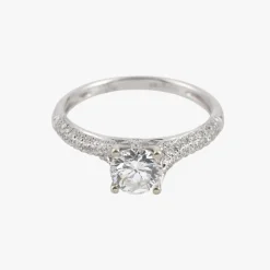 ANILLOS DE COMPROMISO Solitario en oro blanco con brillante color g, pureza vs1, y peso 0,75 ct