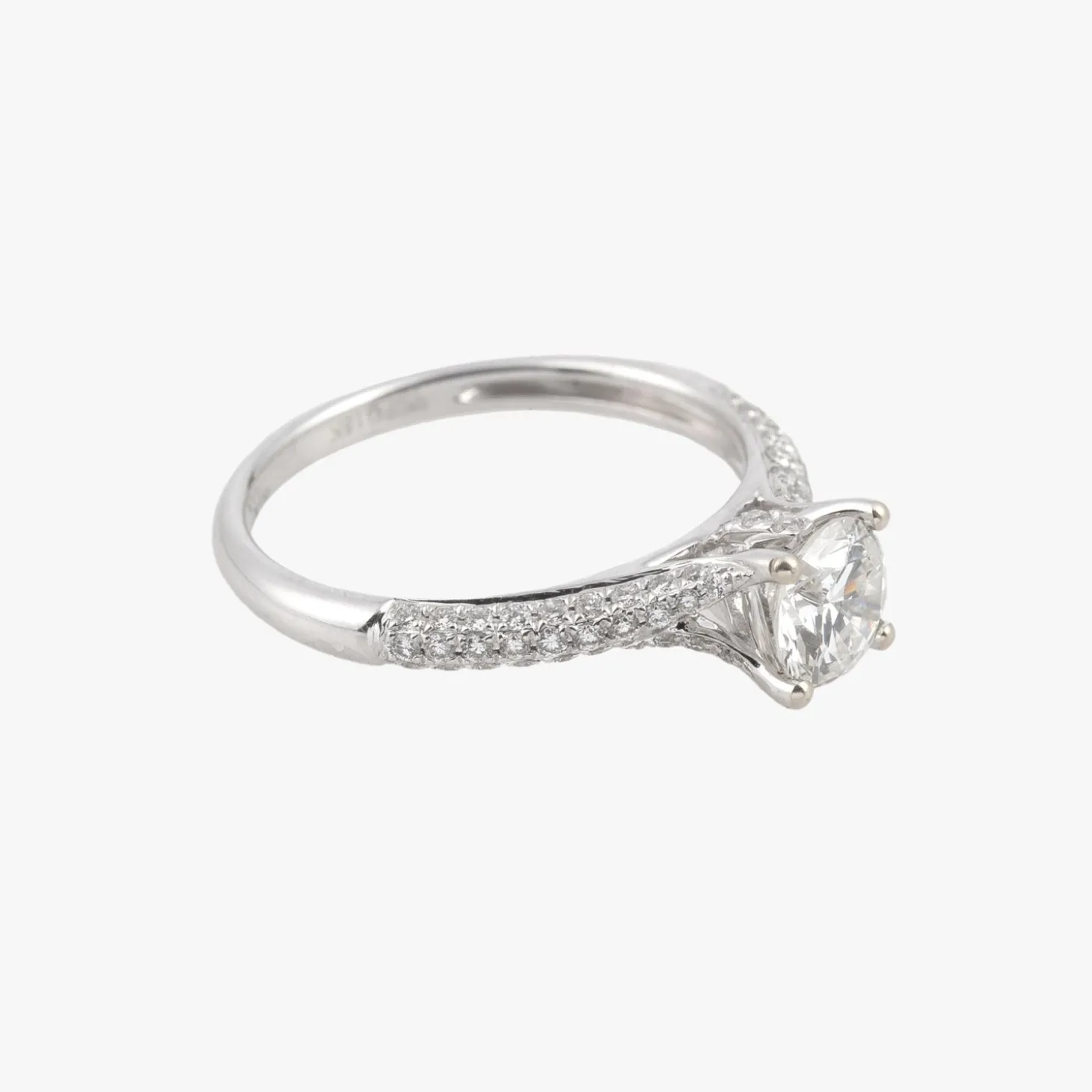 ANILLOS DE COMPROMISO Solitario en oro blanco con brillante color g, pureza vs1, y peso 0,75 ct
