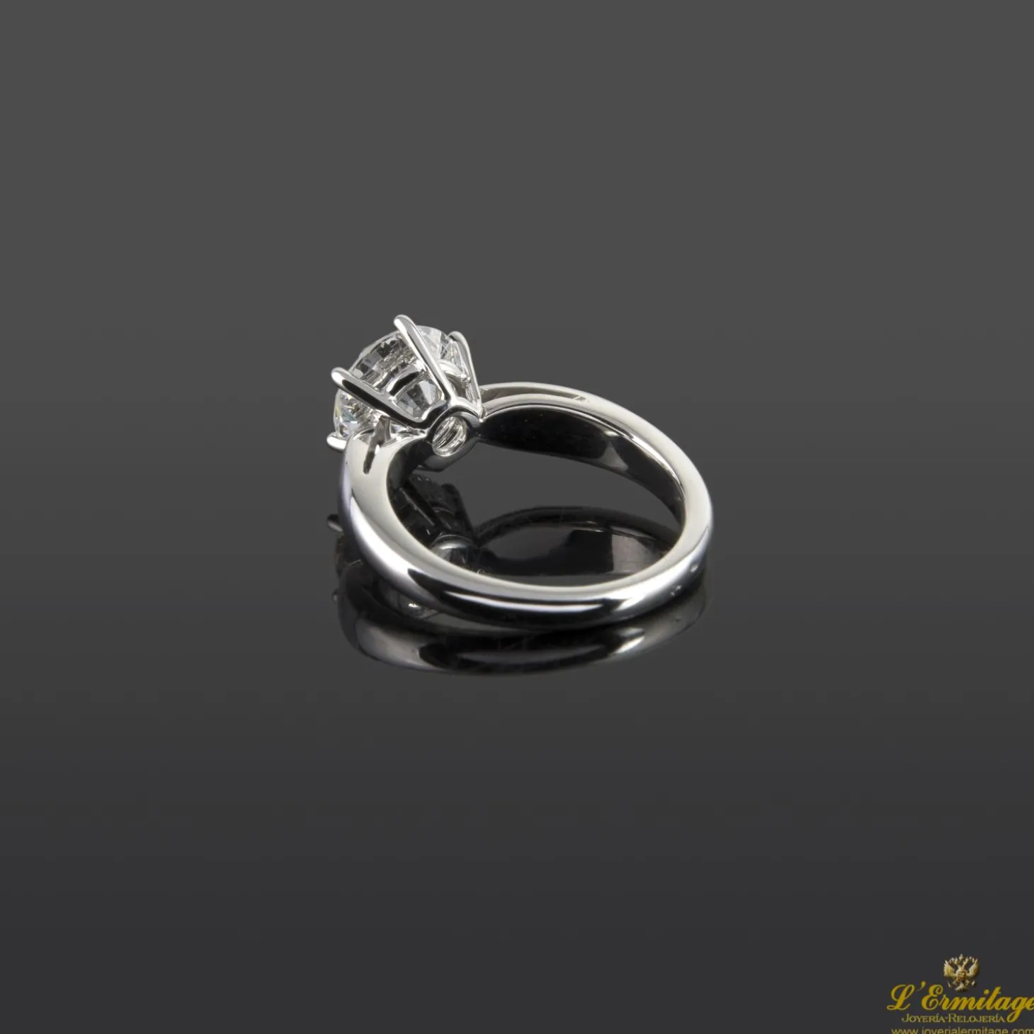 ANILLOS DE COMPROMISO Solitario oro blanco con diamante color e, pureza vvs1 y peso 2,52 cts.