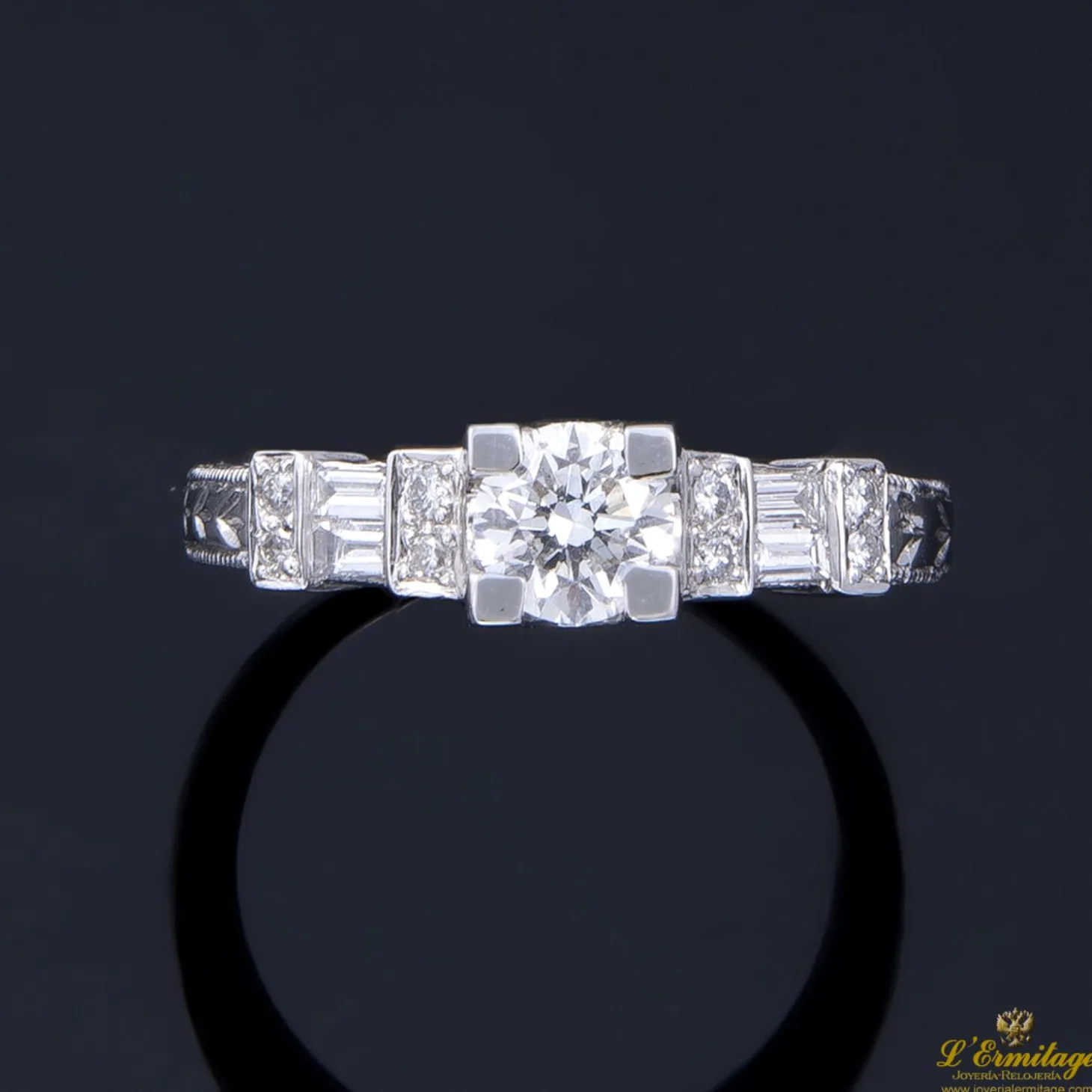 ANILLOS DE COMPROMISO Sortija oro blanco y diamantes color g, pureza si1 y peso 0,55 cts.