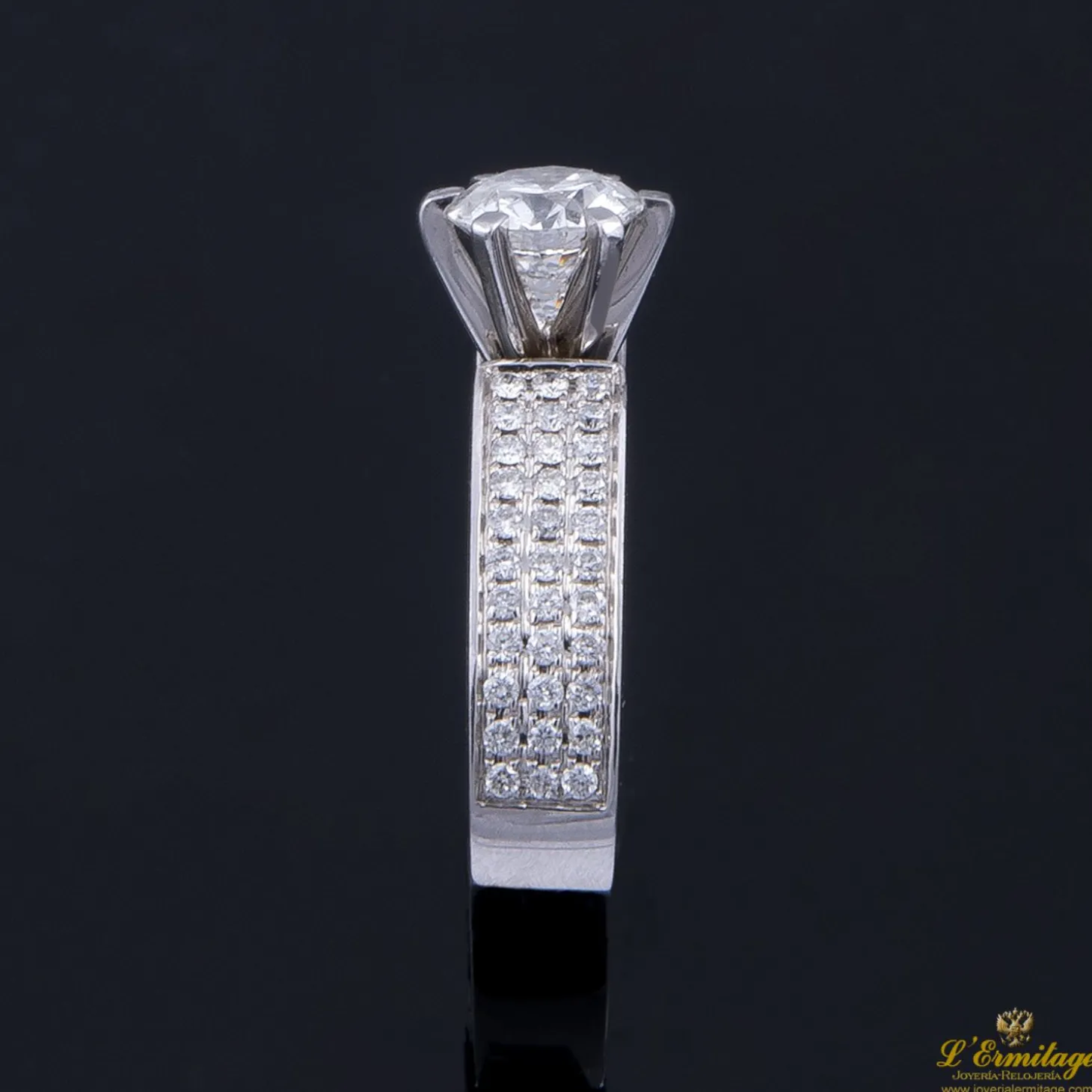 ANILLOS DE COMPROMISO Sortija oro blanco y diamantes color g, pureza si2 y peso 0,59 cts.