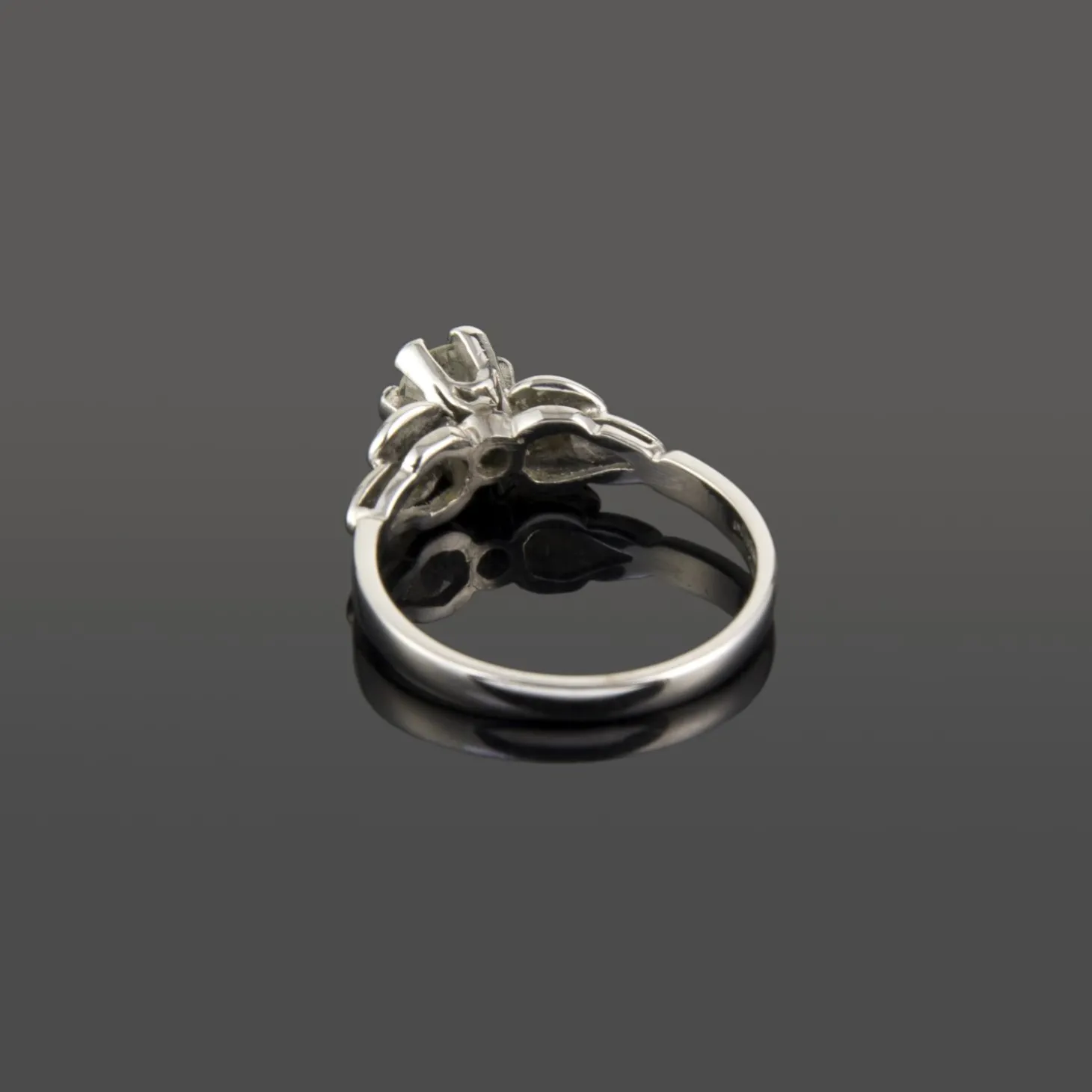 ANILLOS DE COMPROMISO Sortija solitario oro blanco.