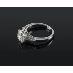 ANILLOS DE COMPROMISO Sortija solitario oro blanco y diamantes color h, pureza si1 y peso 1,69 cts.