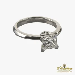 ANILLOS DE COMPROMISO Sortija solitario oro blanco color g, pureza vvs2 y peso 1,66 cts.