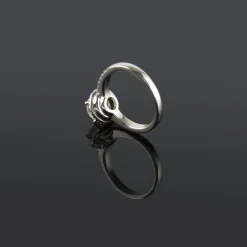 ANILLOS DE COMPROMISO Sortija solitario oro blanco y diamantes color g, pureza vs1 y peso 1,31 cts.