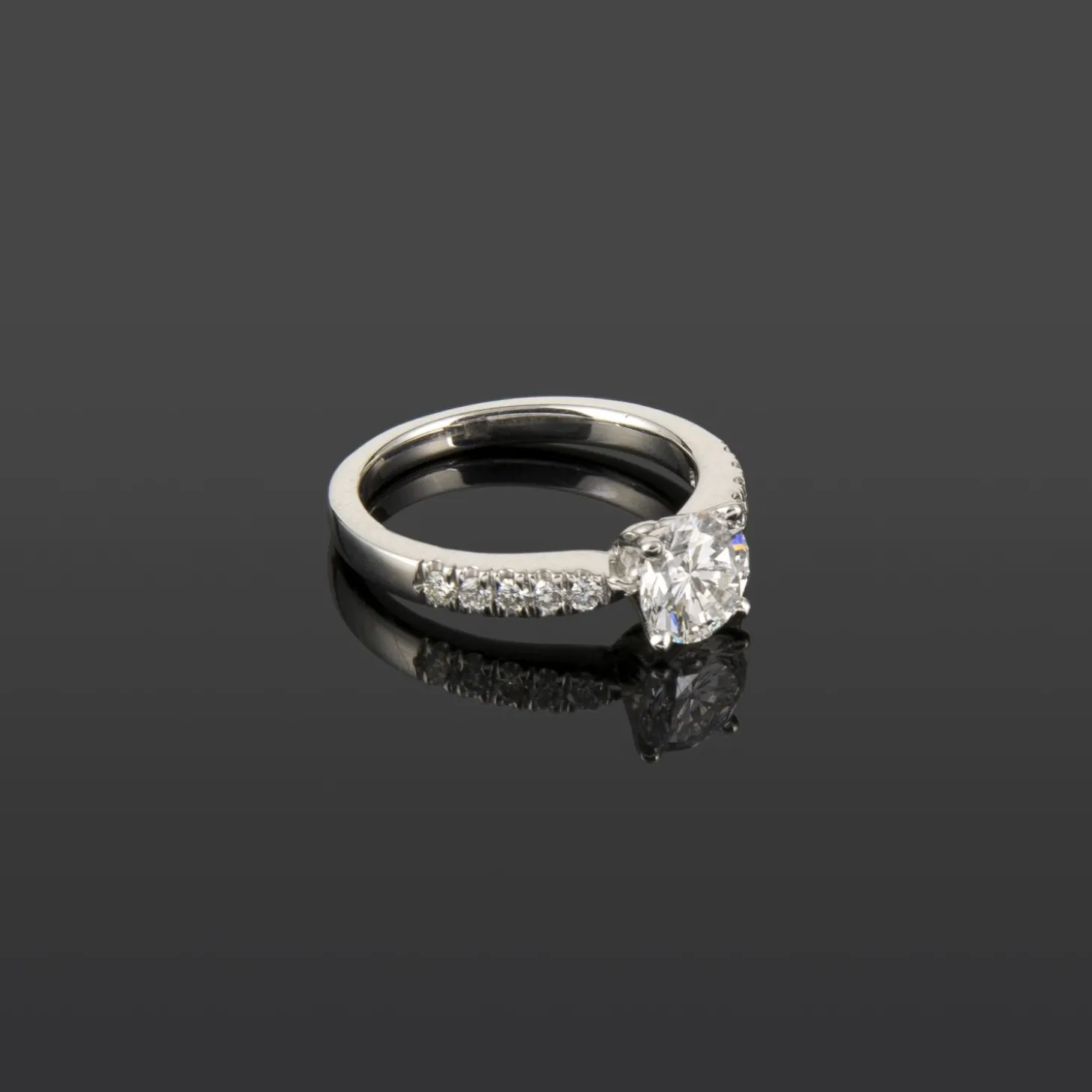ANILLOS DE COMPROMISO Sortija solitario oro blanco color e, pureza vvs1 y peso 1,05 cts.
