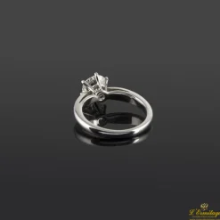 ANILLOS DE COMPROMISO Sortija solitario oro blanco color h, pureza vvs1 y peso 1,32 cts.