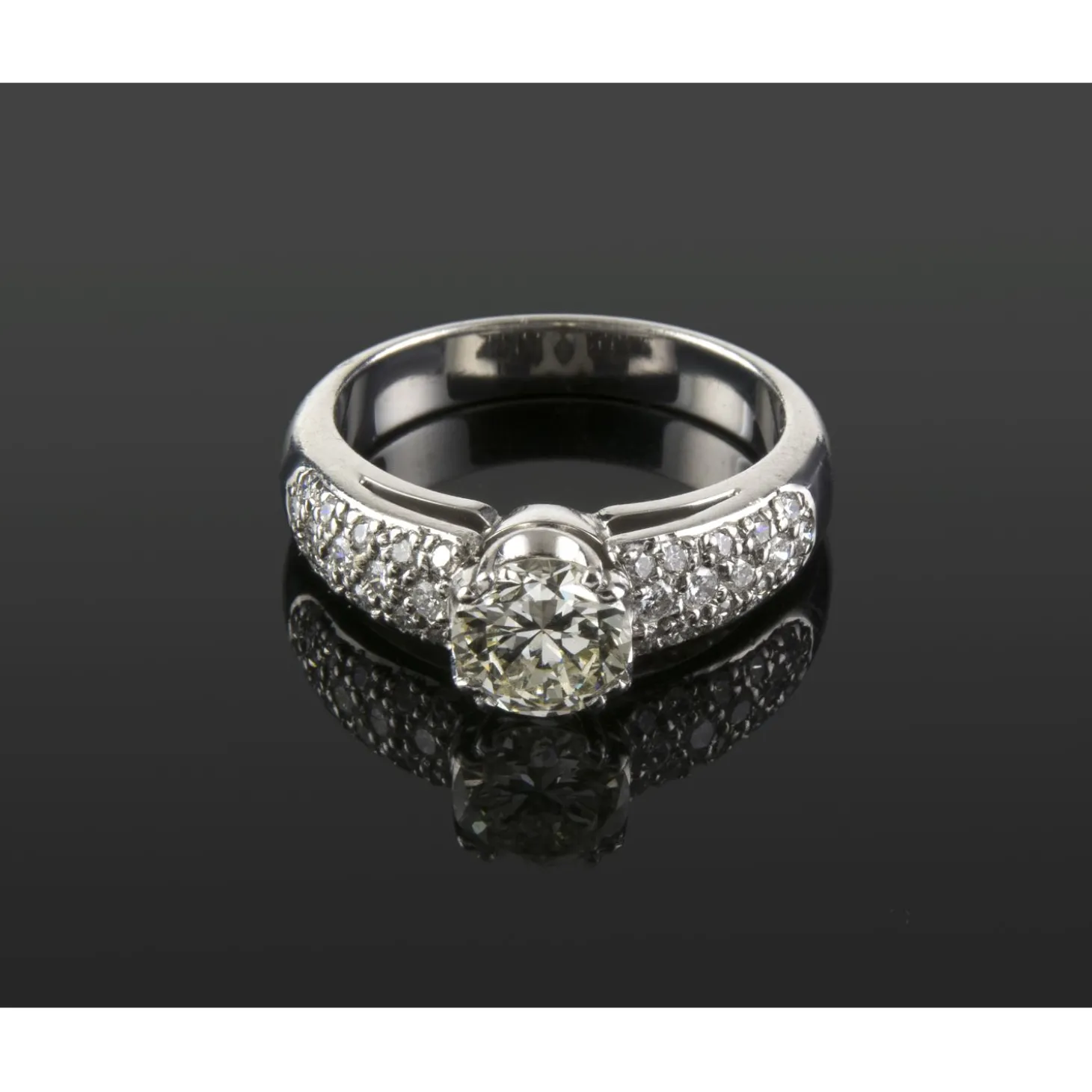 ANILLOS DE COMPROMISO Sortija oro blanco y diamantes color l, pureza vvs2 y peso 1,08 cts.