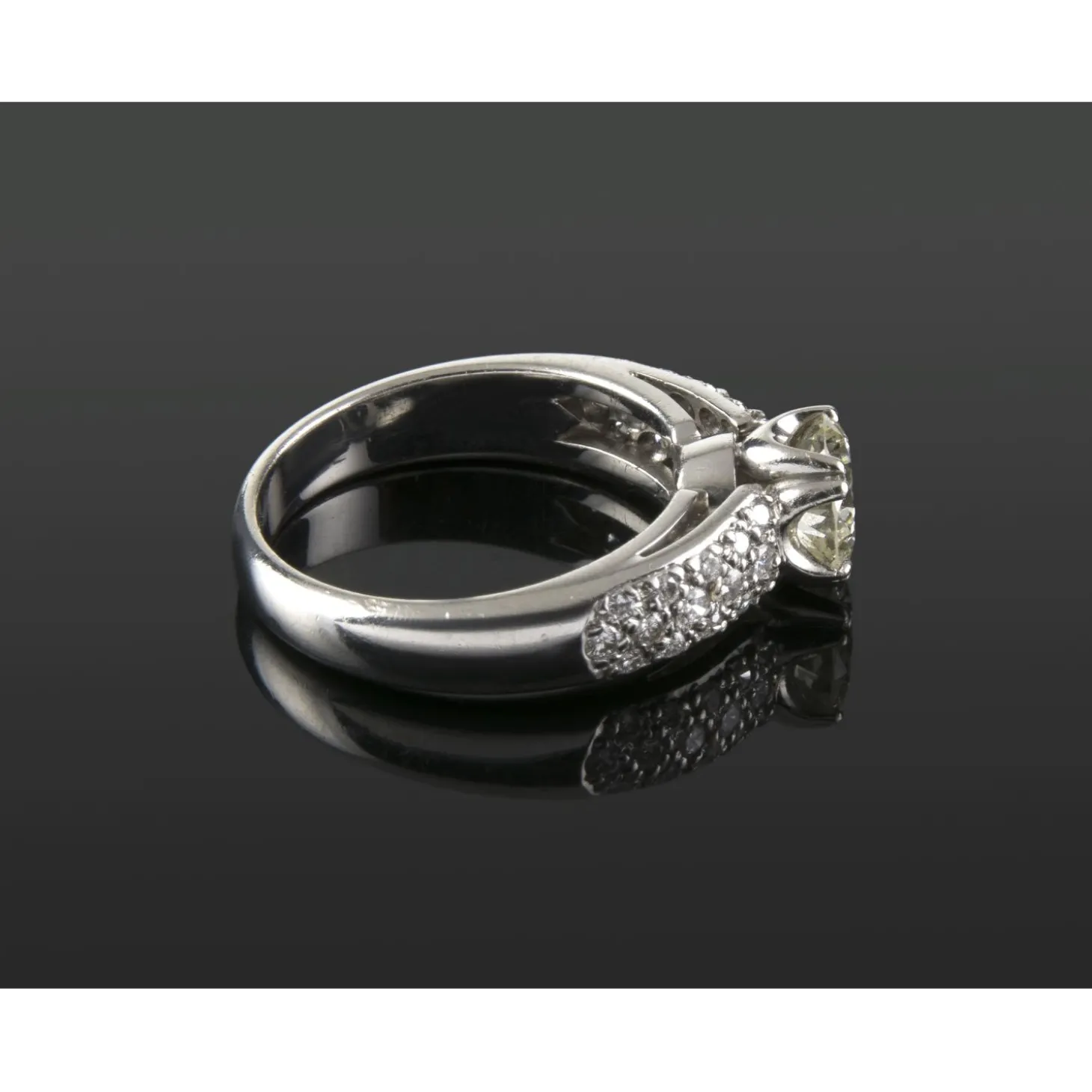 ANILLOS DE COMPROMISO Sortija oro blanco y diamantes color l, pureza vvs2 y peso 1,08 cts.