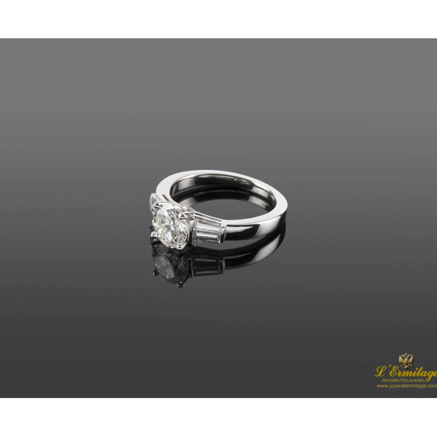 ANILLOS DE COMPROMISO Sortija oro blanco y diamantes color j, pureza vs1 y peso 1,26 cts.