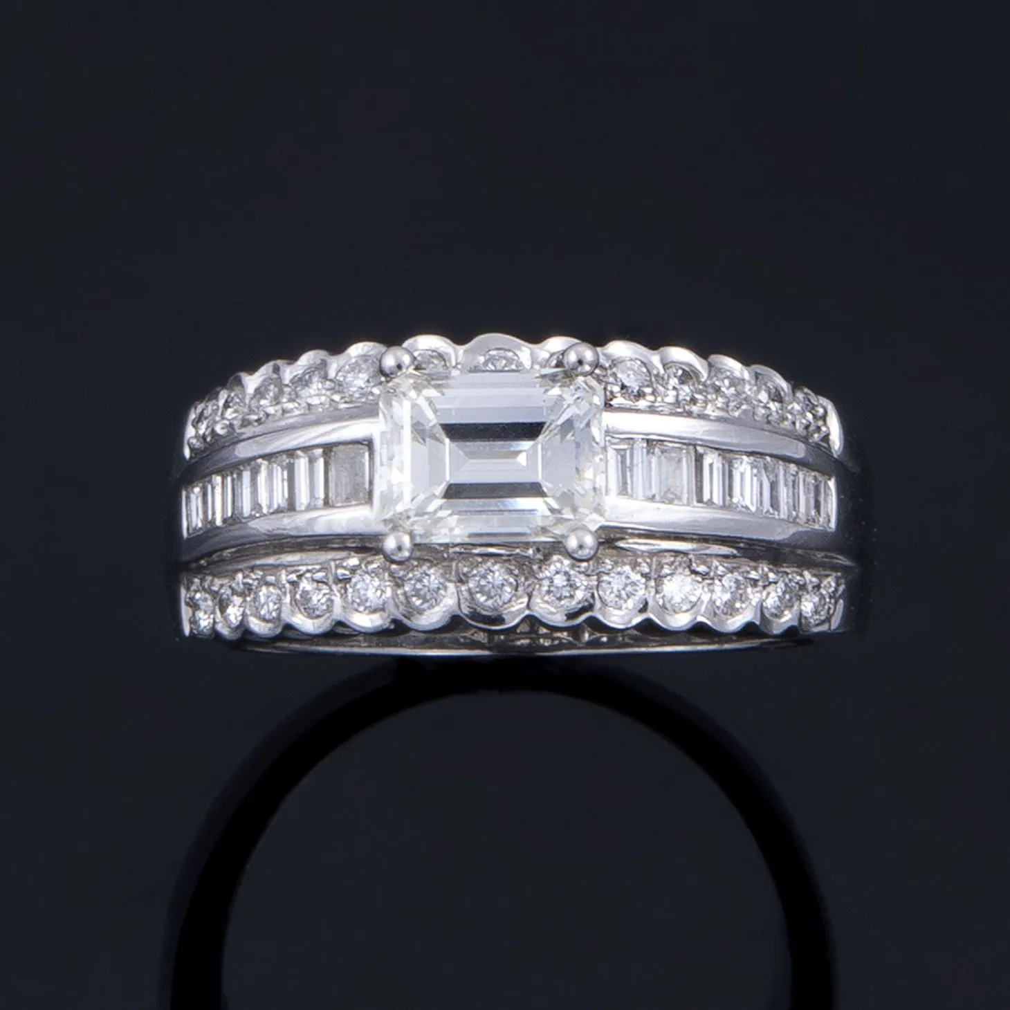 ANILLOS DE COMPROMISO Sortija oro blanco y diamantes.