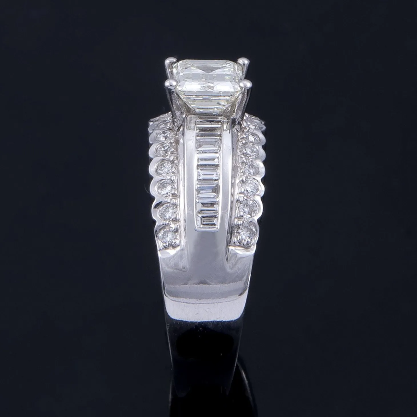 ANILLOS DE COMPROMISO Sortija oro blanco y diamantes.