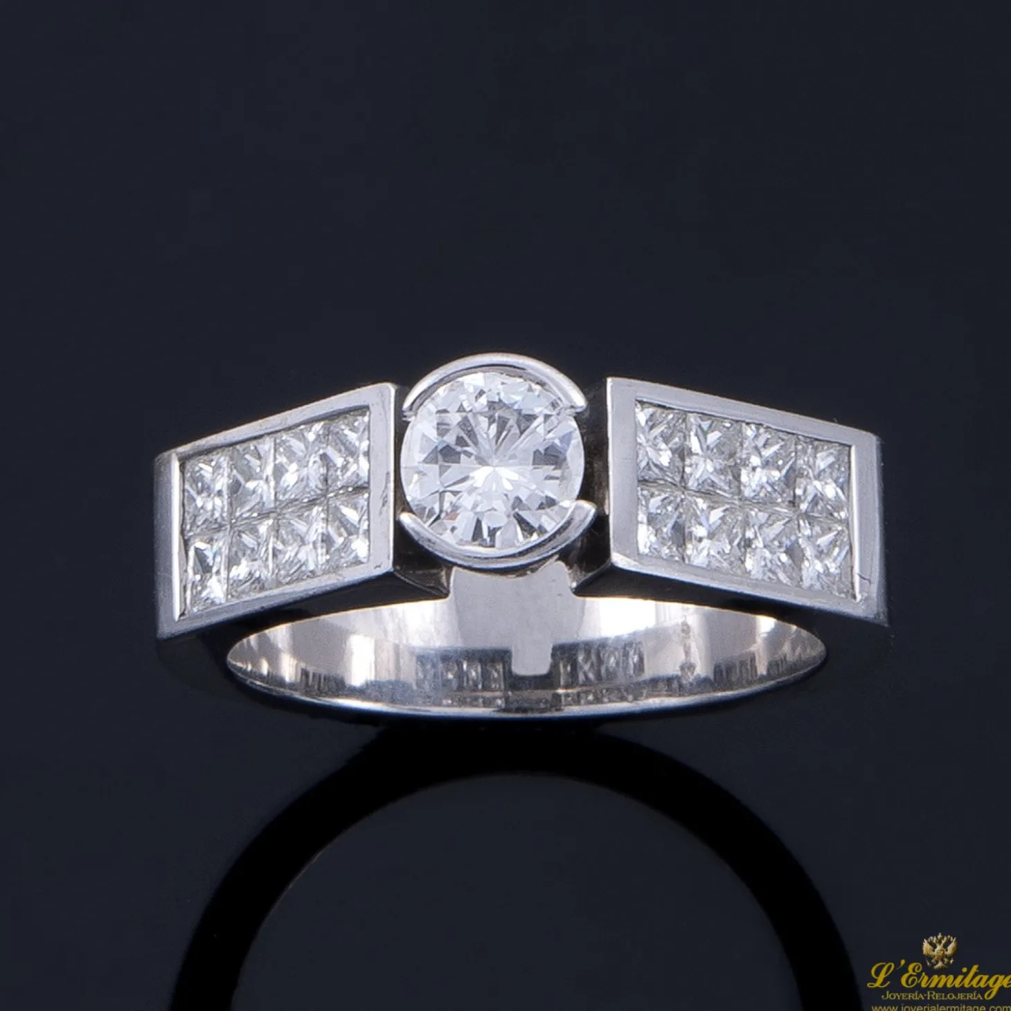 ANILLOS DE COMPROMISO Sortija oro blanco y diamantes color g, pureza si1 y peso 0,50 cts.