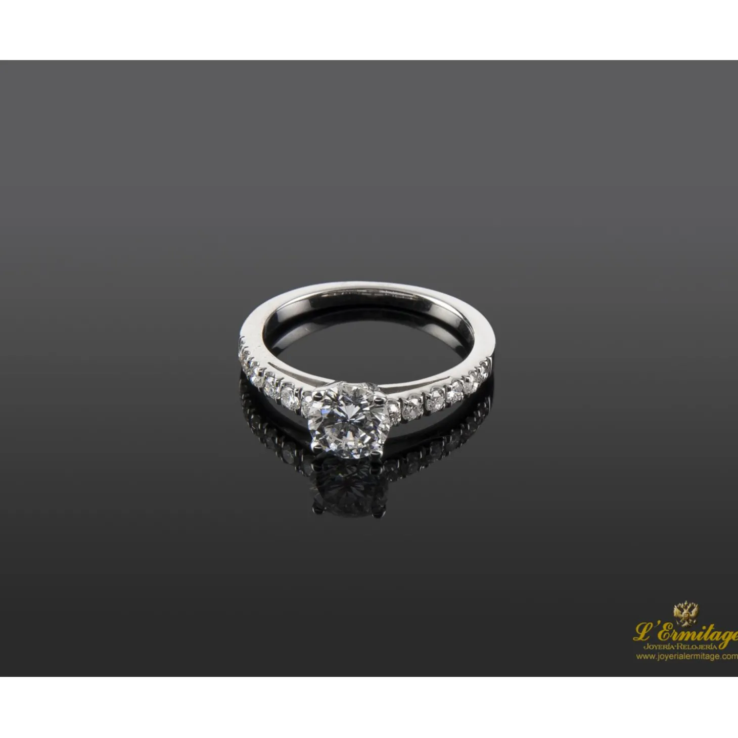 ANILLOS DE COMPROMISO Sortija oro blanco y diamantes color f, pureza si1 y peso 0,85 cts.