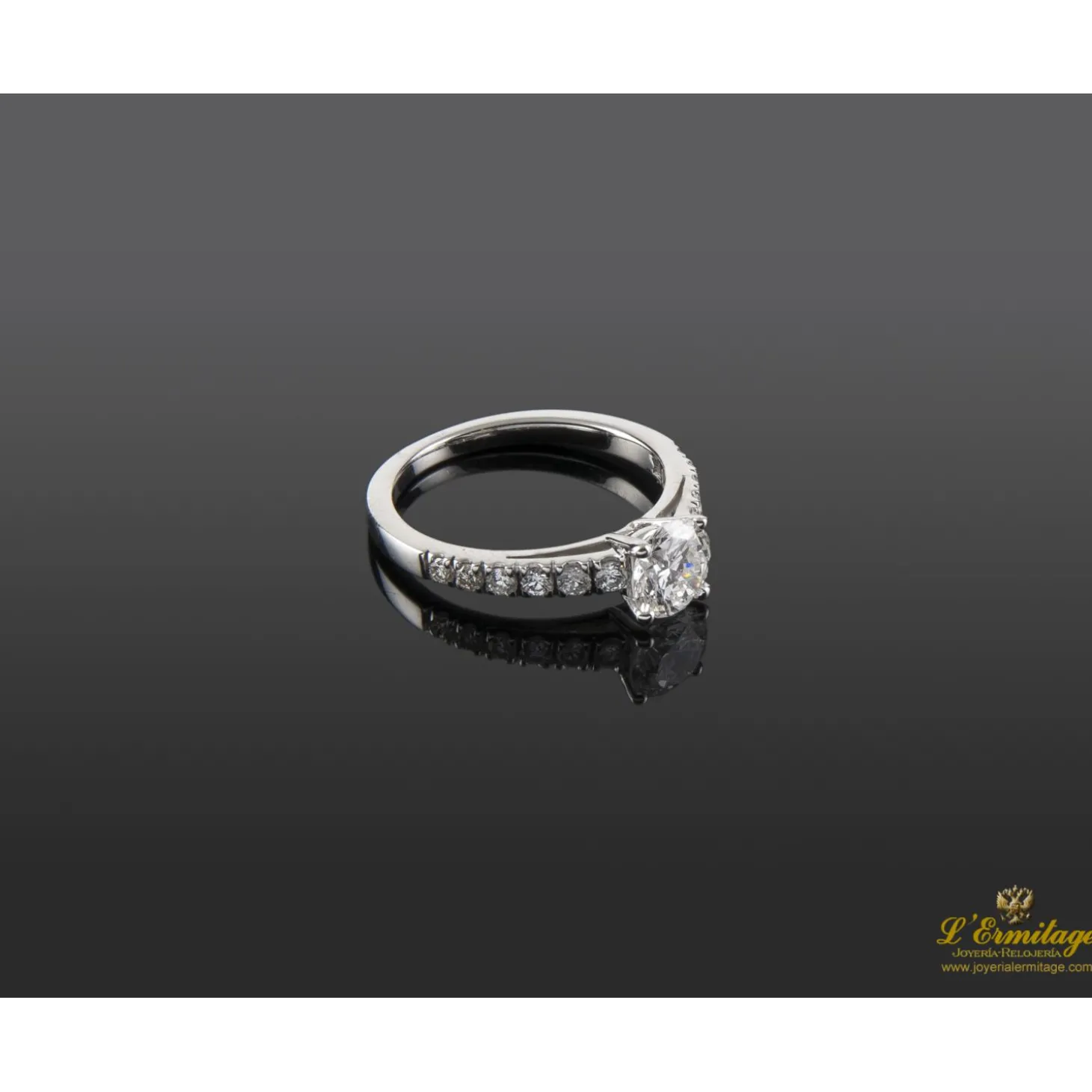 ANILLOS DE COMPROMISO Sortija oro blanco y diamantes color f, pureza si1 y peso 0,85 cts.