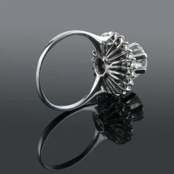 ANILLOS DE COMPROMISO Sortija oro blanco y diamantes color i, pureza p1 y peso 1,30 cts.
