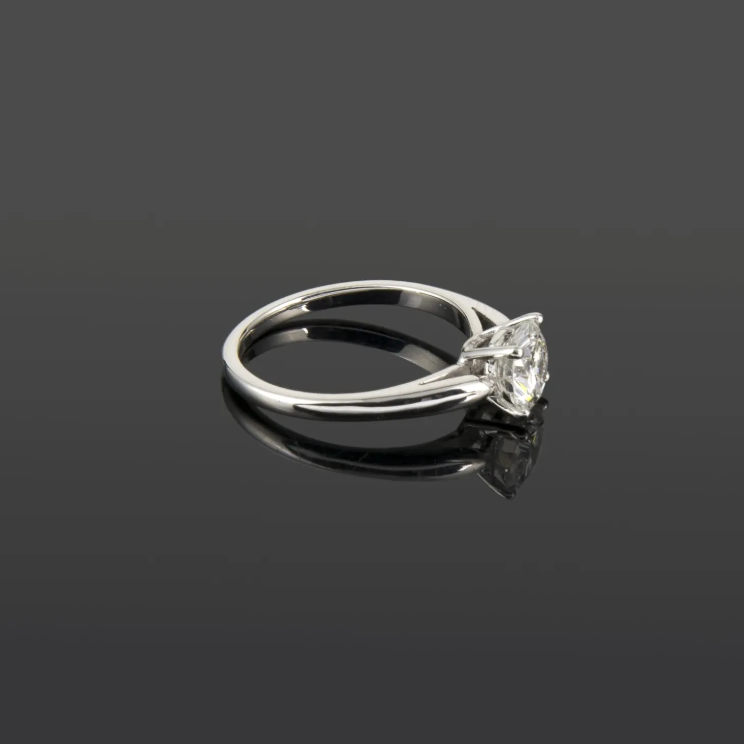 ANILLOS DE COMPROMISO Sortija solitario oro blanco color f, pureza vvs1 y peso 1,10 cts.