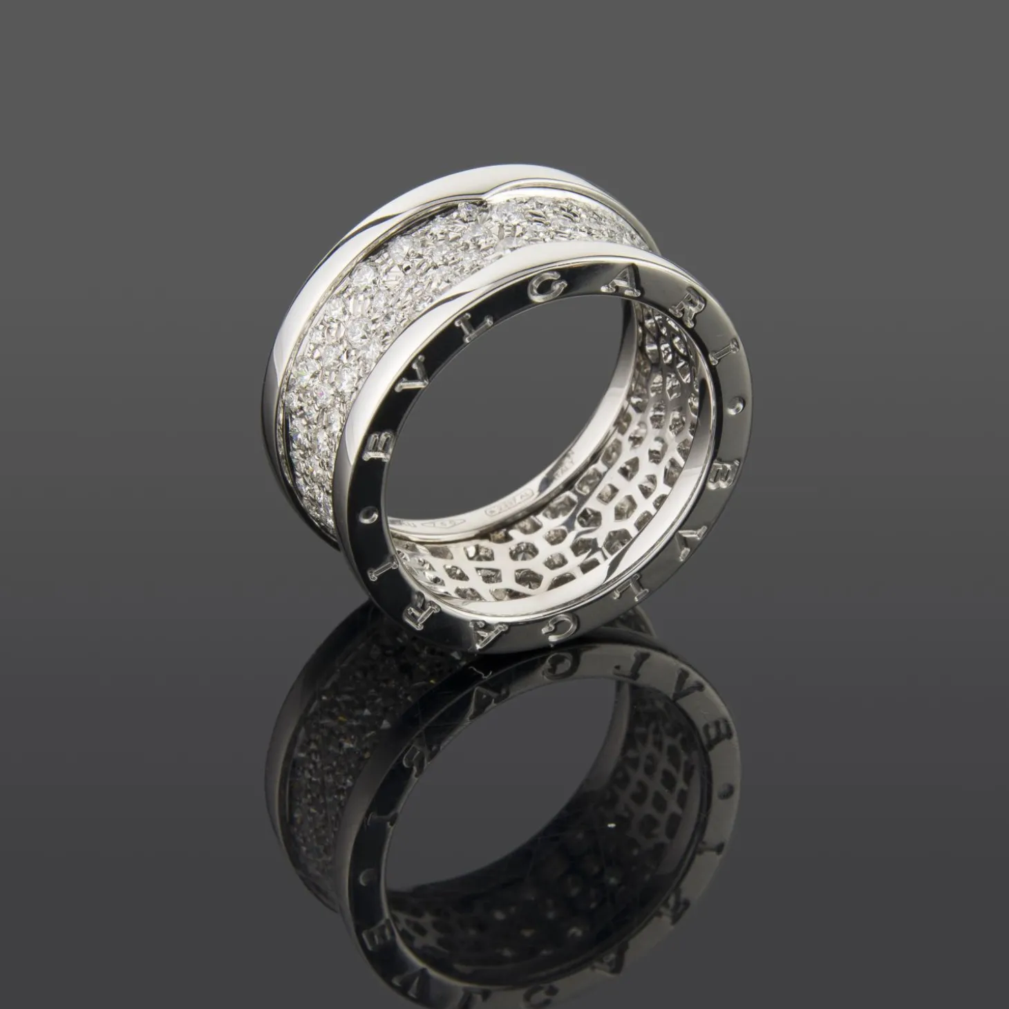 ANILLOS / SORTIJAS Anillo b.Zero1 en oro blanco de 18 qt con pavé de diamantes en la espiral. Talla nº: 19