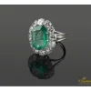 ANILLOS / SORTIJAS Anillo oro blanco esmeralda y orla de diamantes
