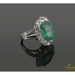 ANILLOS / SORTIJAS Anillo oro blanco esmeralda y orla de diamantes