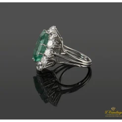 ANILLOS / SORTIJAS Anillo oro blanco esmeralda y orla de diamantes