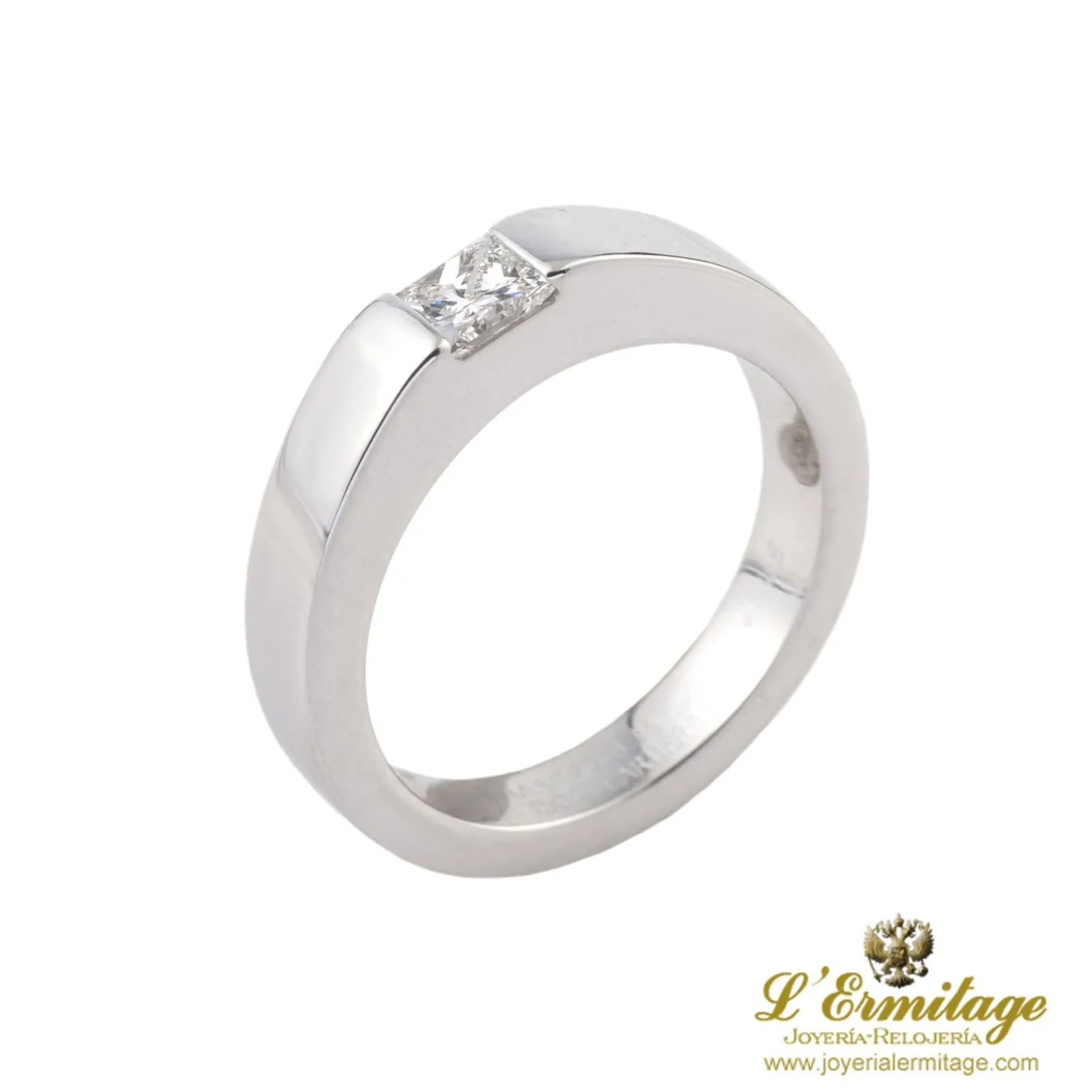 ANILLOS / SORTIJAS Solitario cartier en oro blanco con un brillante. Talla 48.