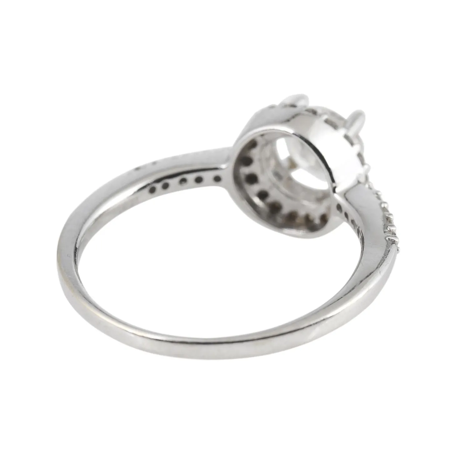 ANILLOS / SORTIJAS Solitario en oro blanco con brillante color f, pureza si 1 y peso 0,55 ct.