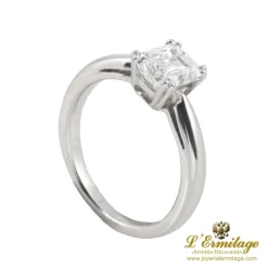 ANILLOS / SORTIJAS Solitario en oro blanco con brillante color f, pureza vs1 y peso 1,51 ct.