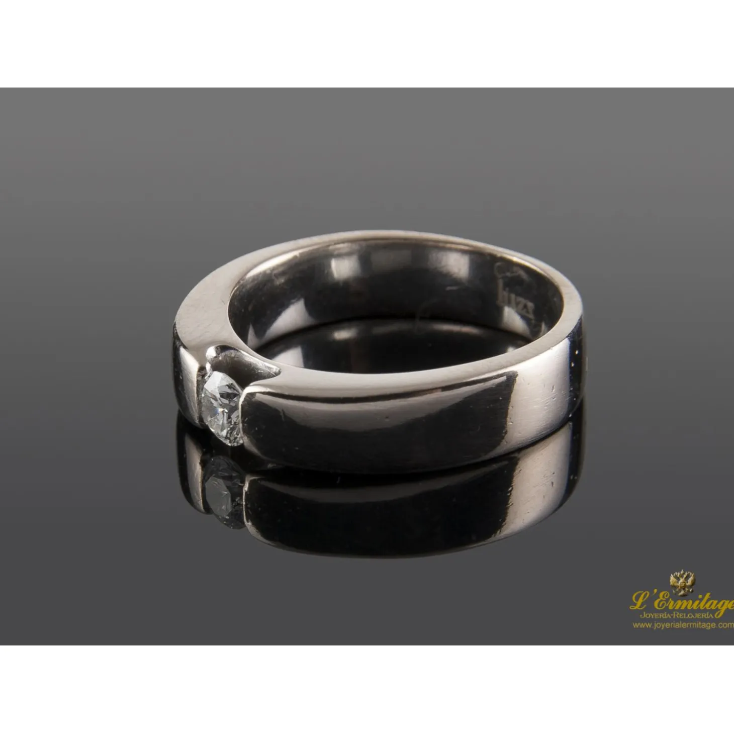 ANILLOS / SORTIJAS Solitario en oro blanco con un brillante.