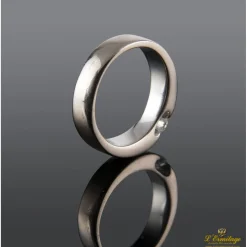 ANILLOS / SORTIJAS Solitario en oro blanco con un brillante.