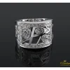 ANILLOS / SORTIJAS Sortija ancha con brillantes engastados en oro blanco.