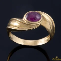 ANILLOS / SORTIJAS Sortija antigua oro amarillo rubí cabuchón.