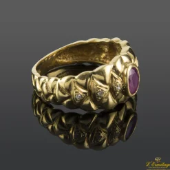 ANILLOS / SORTIJAS Sortija antigua oro amarillo rubí y diamantes.