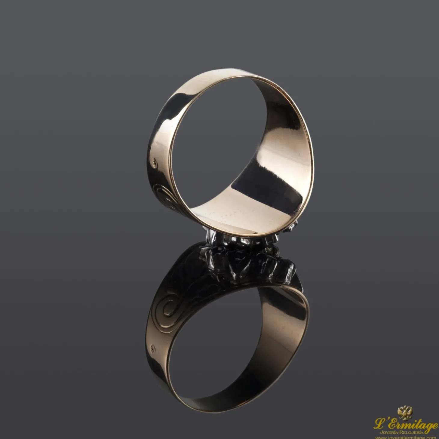 ANILLOS / SORTIJAS Sortija antigua oro amarillo esmeralda y diamantes talla antigua. Talla nº22