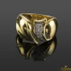 ANILLOS / SORTIJAS Sortija antigua oro amarillo y cuajado de diamantes.