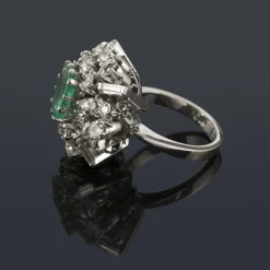 ANILLOS / SORTIJAS Sortija antigua oro blanco esmeralda y diamantes.