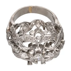 ANILLOS / SORTIJAS Sortija antigua en oro blanco y brillantes. Talla 10.