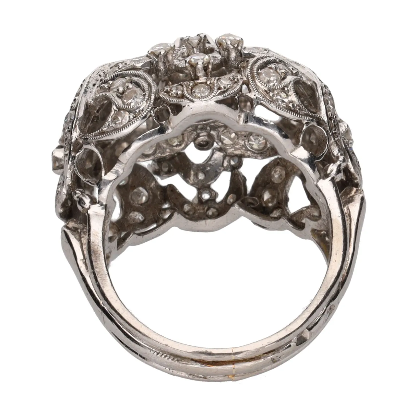 ANILLOS / SORTIJAS Sortija antigua en oro blanco y brillantes. Talla 10.
