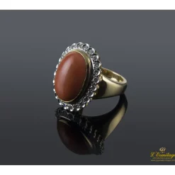ANILLOS / SORTIJAS Sortija antigua oro amarillo coral y diamantes.