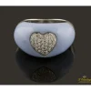 ANILLOS / SORTIJAS Sortija bombe realizada en oro blanco y esmalte y pave en forma de corazón con brillantes