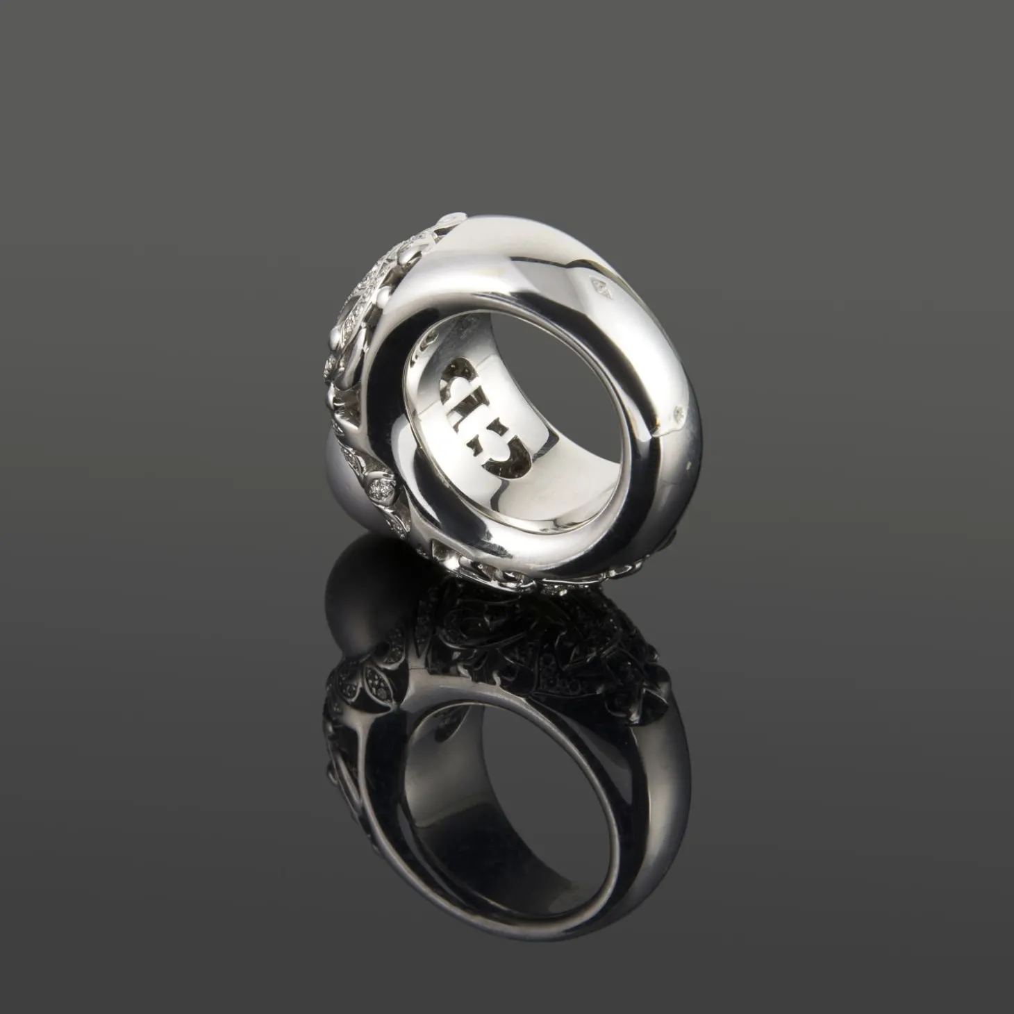 ANILLOS / SORTIJAS Sortija calada oro blanco perla negra y diamantes