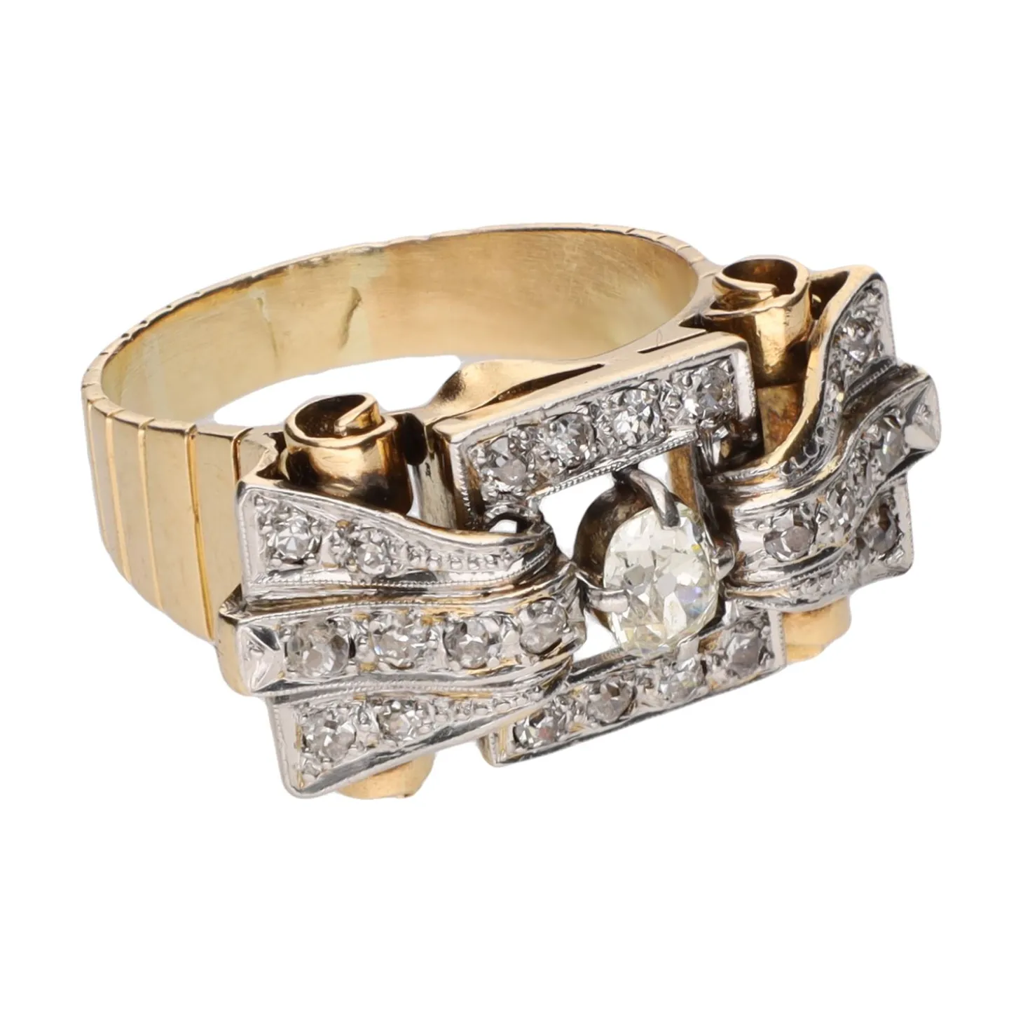 ANILLOS / SORTIJAS Sortija chevalier en oro amarillo y oro blanco con diamantes naturales. Talla 19.