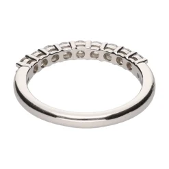 ANILLOS / SORTIJAS Sortija cintillo de tiffany en platino y brillantes.