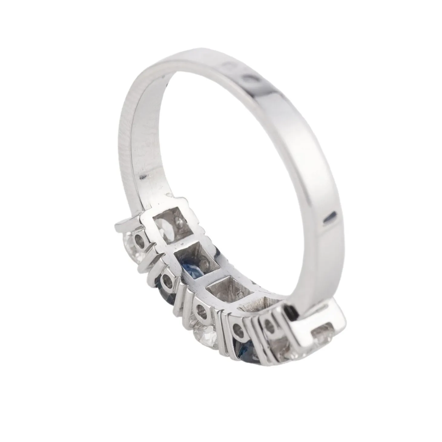ANILLOS / SORTIJAS Sortija cinquillo en oro blanco con brillantes y zafiros.