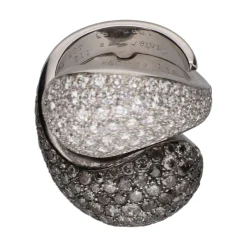 ANILLOS / SORTIJAS Sortija de cartier yin yang con brillantes blancos y negros. Talla 53.