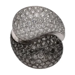 ANILLOS / SORTIJAS Sortija de cartier yin yang con brillantes blancos y negros. Talla 53.